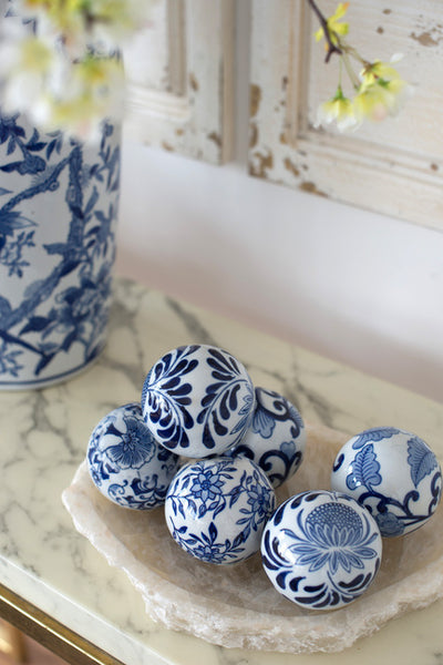 Blue & White 6 Decorator Balls