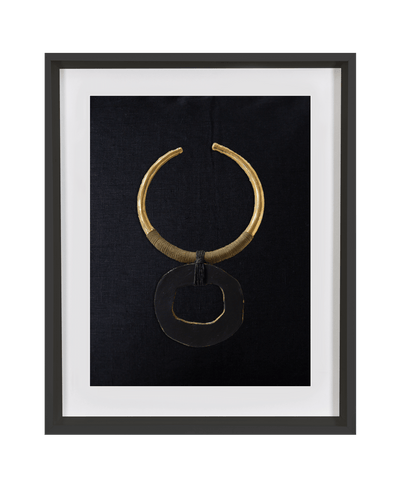 Amulet Calico Black Artwork 40x50cm
