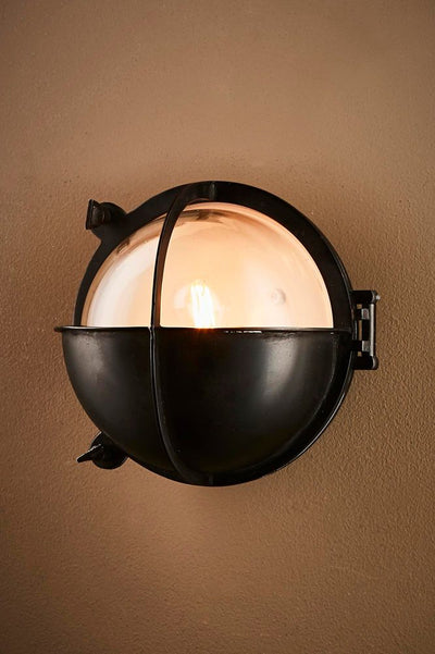 Vienna Outdoor Wall Lamp in Black - House of Isabella AU