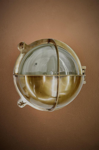 Vienna outdoor wall lamp in ant brass - House of Isabella AU